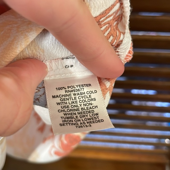 Liz Claiborne Cream Floral Sleeveless Blouse - Picture 6 of 7